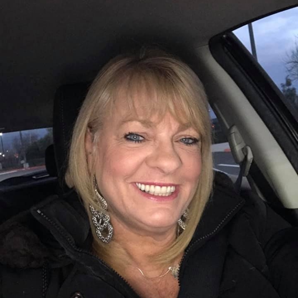 Meet your Posher, Elaine